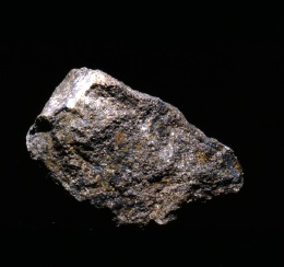 L&aring;ngbansstuff med kalcit och cymrit, vanligt ljus.