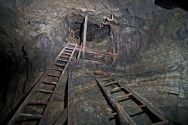 Stegar i gruvan, Tuna-Hästberg
